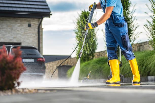 Best Deck Cleaning Services  in Linn, MO